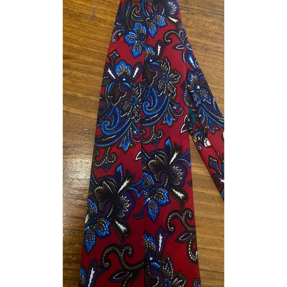 Looney Tunes Mania Necktie Mens OS Red Good Vintage 1994 Paisley Character Print